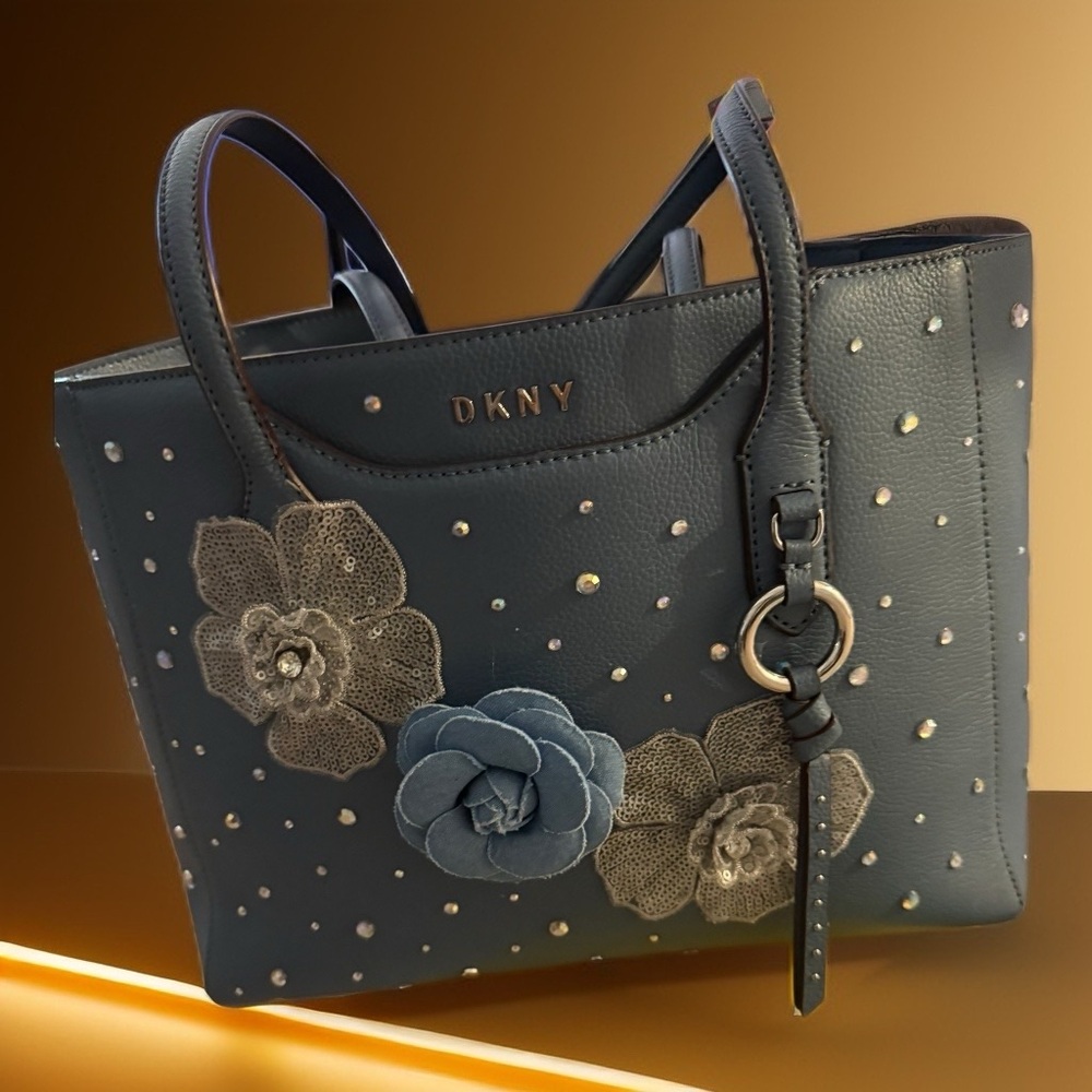 Dkny blue hand bag in great condition up cycled perfect condition